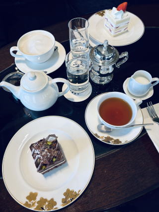 「京王プラザホテル」「カクテル&ティーラウンジ」